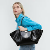 Tote bag, new bag, fashionable wing bag, high-end sense, large-capacity women's bag, commuting shoulder handbag, women's New